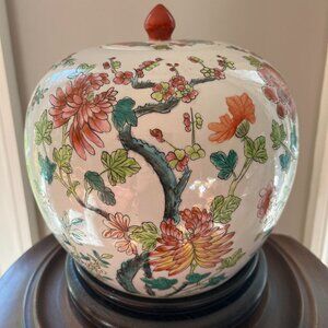 1970s Handpainted Melon-Shaped Porcelain Famille Rose Lidded Chinese Ginger Jar